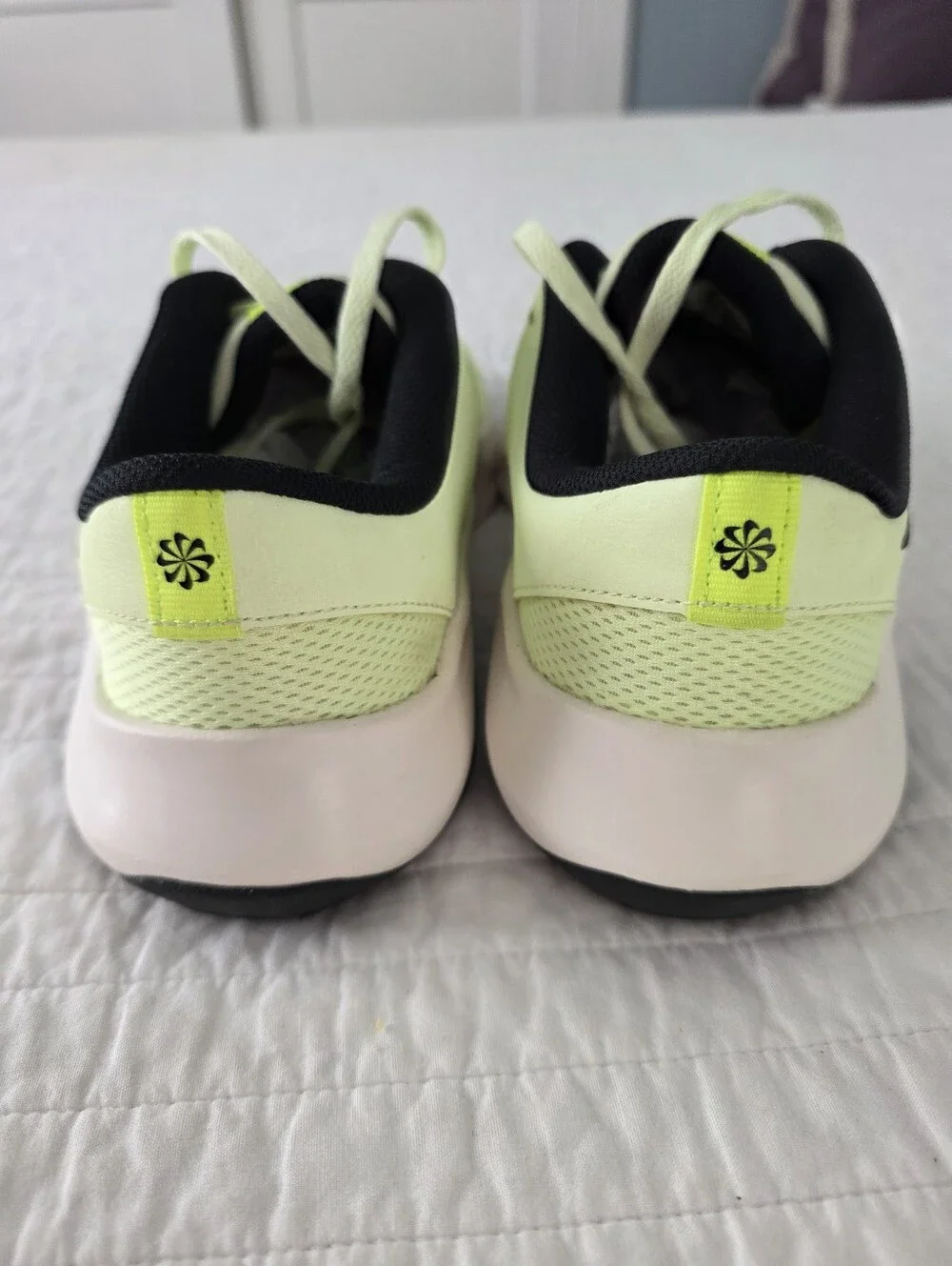 Nike Legend Essential 3 Neon Yellow/Black Running Shoes Mens 9.5